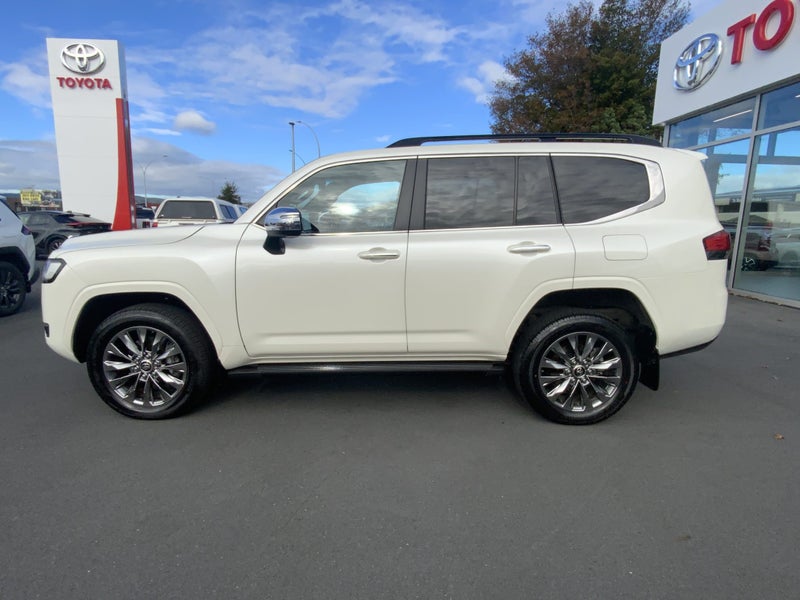 2024 Toyota Land Cruiser VX Limited 300 series... image 5