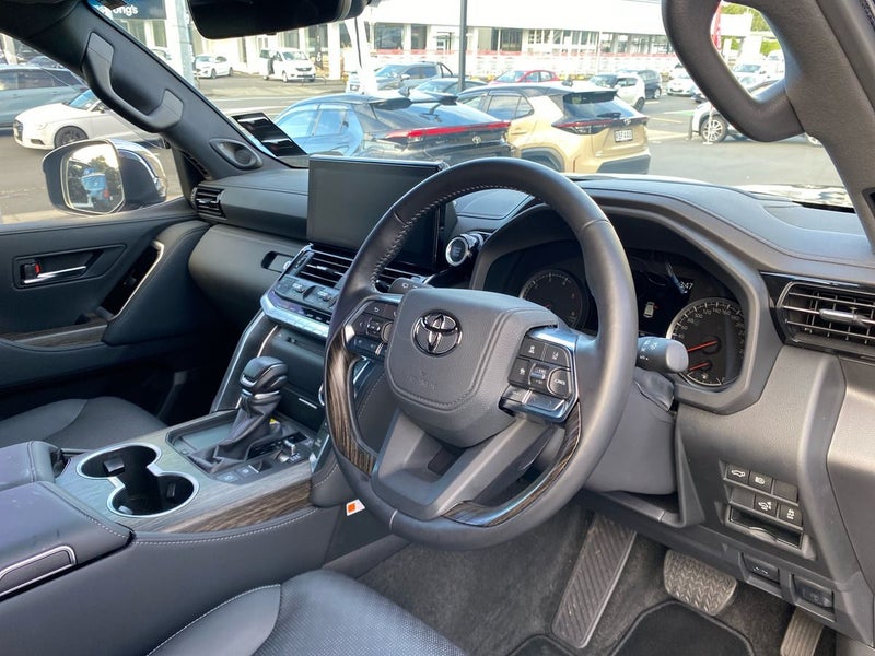 2024 Toyota Land Cruiser Vx Limited 4Wd image 4