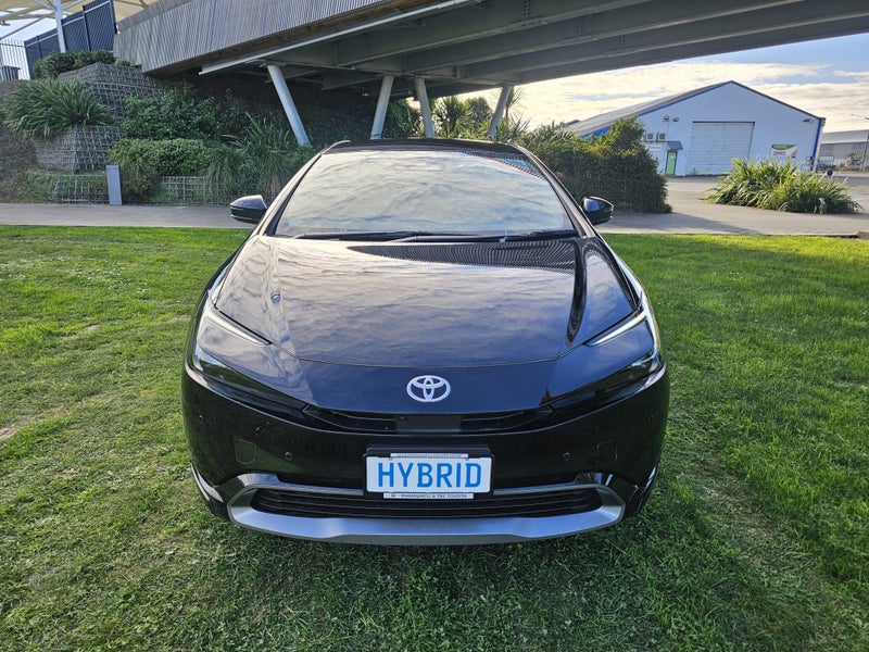 2024 Toyota Prius 2.0 Hybrid Z 5 Dr Hatch CVT 2... image 2