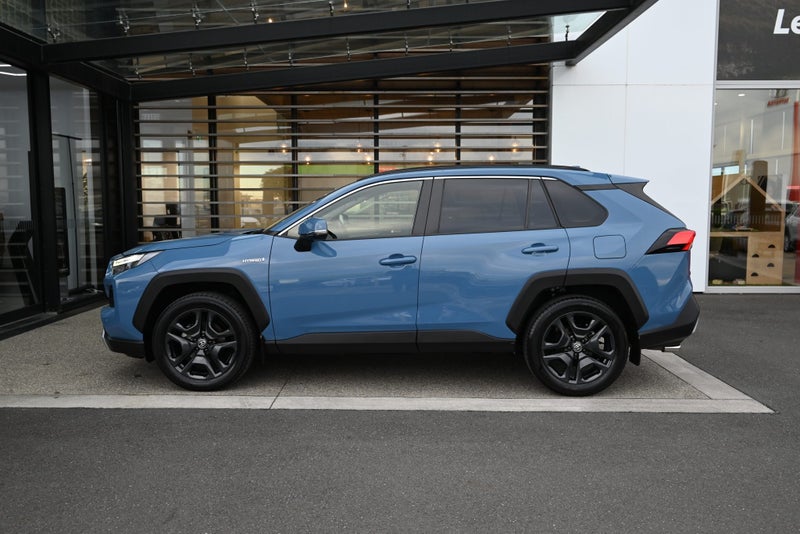 2024 Toyota RAV4 Adventure 2.5 Petrol Hybrid AW... image 3