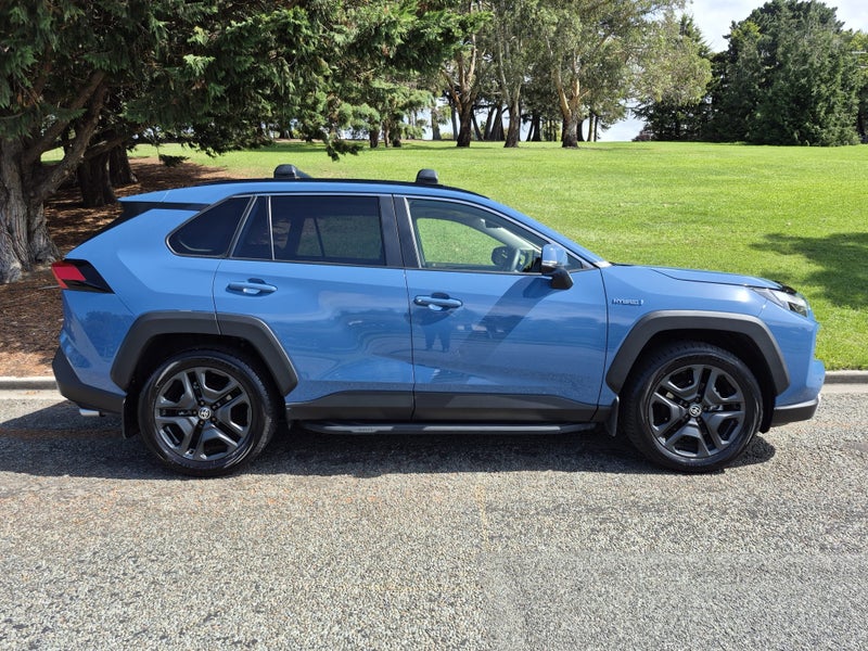 2024 Toyota RAV4 Adventure 2.5P HEV ECVT AWD SU... image 3