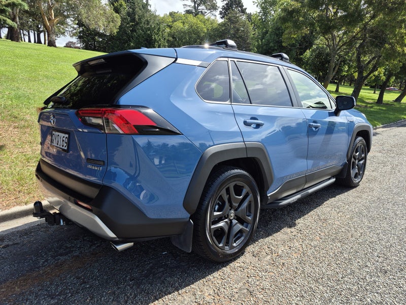 2024 Toyota RAV4 Adventure 2.5P HEV ECVT AWD SU... image 4