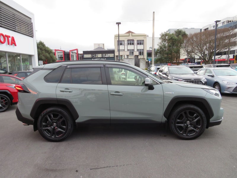 2024 Toyota RAV4 Adventure 2.5P HEV ECVT AWD SUV image 3