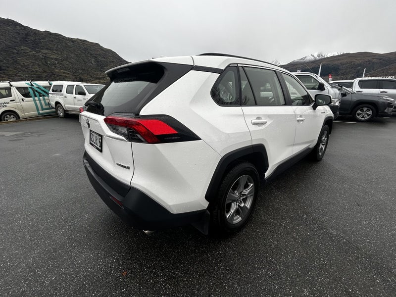 2024 Toyota RAV4 GX image 3