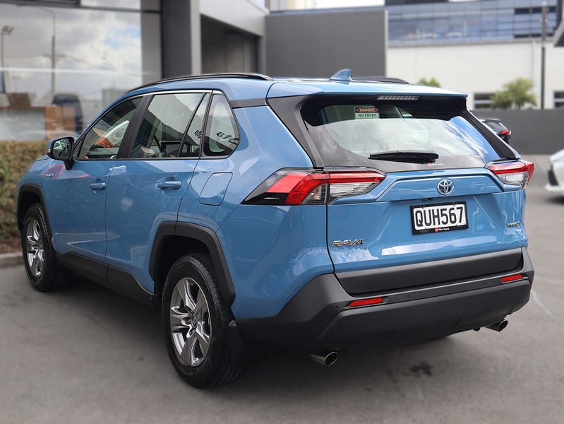 2024 Toyota RAV4 GX 2.5 AWD Hybrid image 4