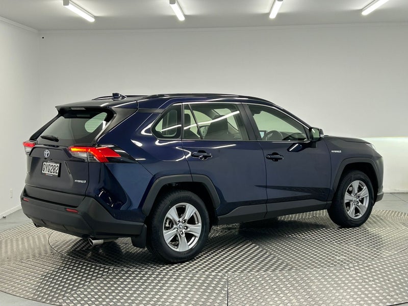 2024 Toyota RAV4 GX 2.5 Hybrid AWD image 3