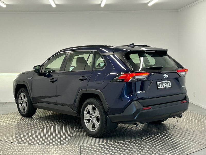 2024 Toyota RAV4 GX 2.5 Hybrid AWD image 5