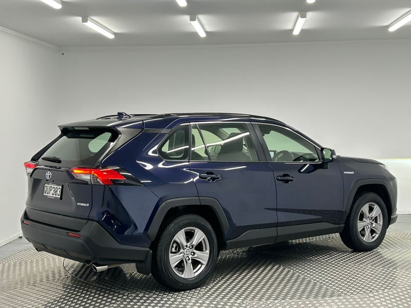 2024 Toyota RAV4 GX 2.5 Hybrid AWD image 3