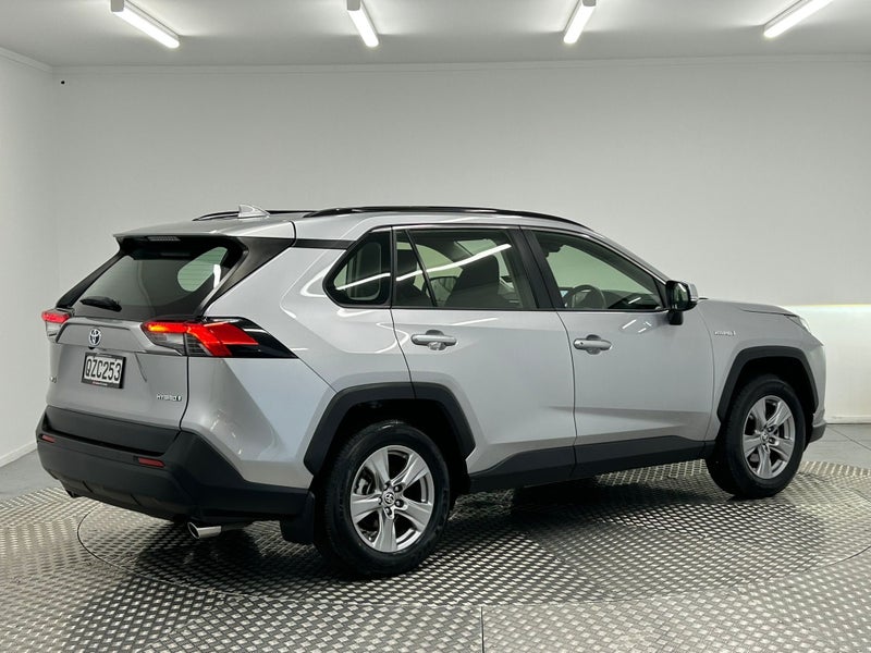 2024 Toyota RAV4 GX 2.5 Hybrid AWD image 3