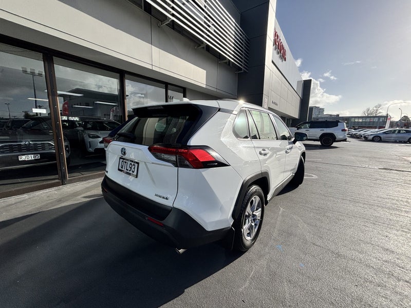 2024 Toyota RAV4 GX 2.5 HYBRID POPULAR SUV image 3