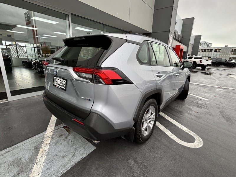 2024 Toyota RAV4 GX 2.5 HYBRID POPULAR SUV image 3