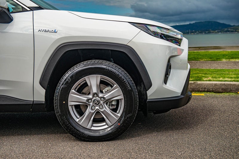 2024 Toyota RAV4 GX 2.5P HV ECVT AWD image 3