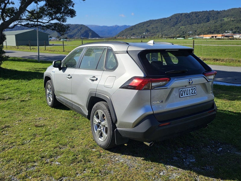 2024 Toyota RAV4 GX 2.5P HV ECVT AWD SUV/5D/5S image 3