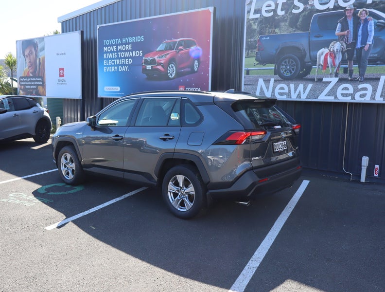 2024 Toyota RAV4 GX 2.5P HV ECVT AWD SUV/5D/5S image 3