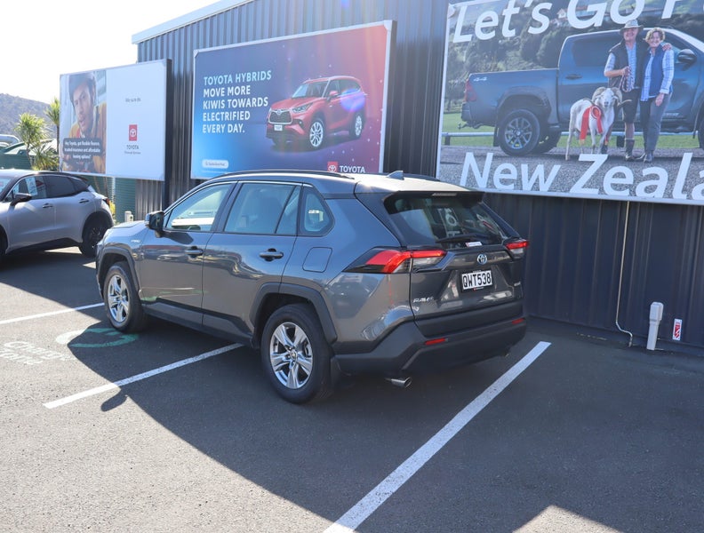 2024 Toyota RAV4 GX 2.5P HV ECVT AWD SUV/5D/5S image 3