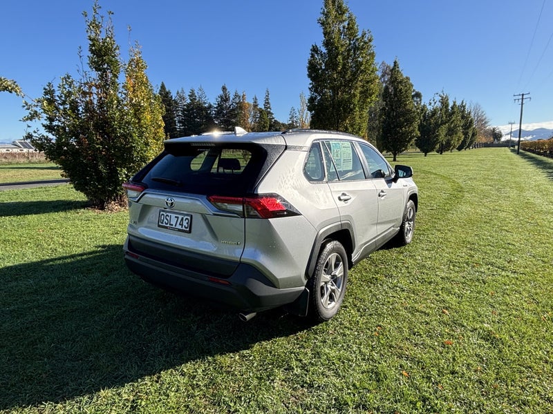 2024 Toyota RAV4 GX 2.5P HV ECVT AWD SUV/5D/5S image 3