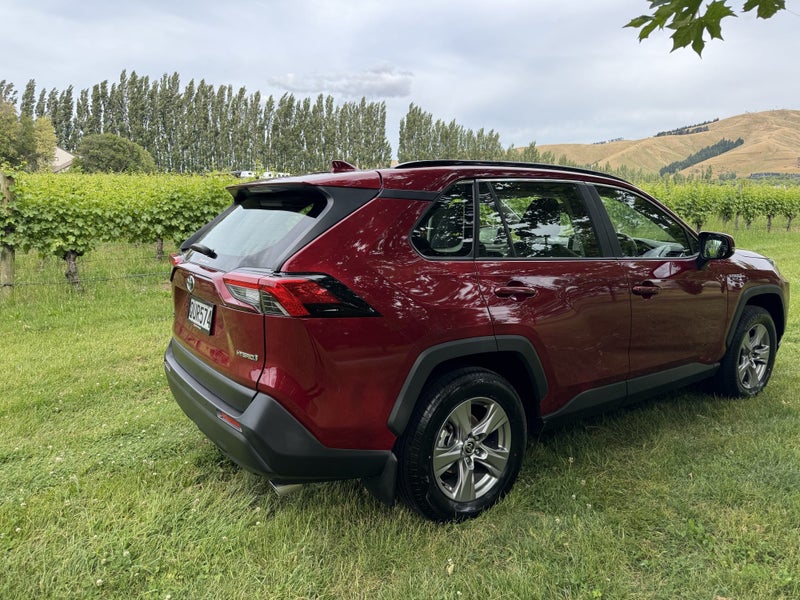 2024 Toyota RAV4 GX 2.5P HV ECVT AWD SUV/5D/5S image 3