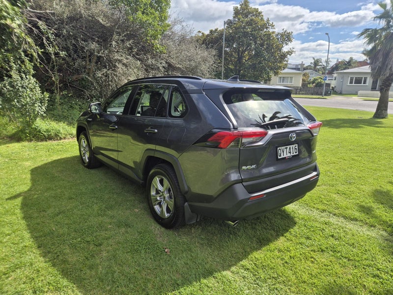 2024 Toyota RAV4 GX 2.5P Hybrid image 4