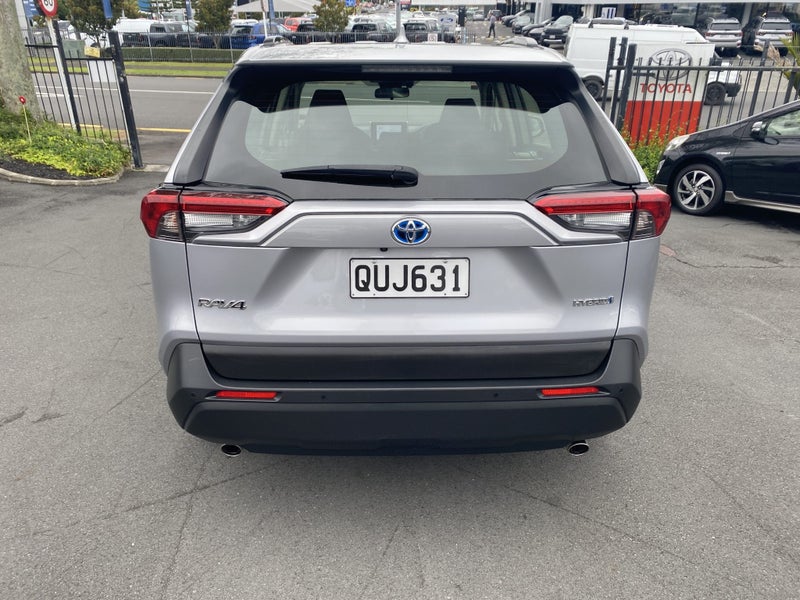 2024 Toyota RAV4 GX 2.5P Hybrid image 3