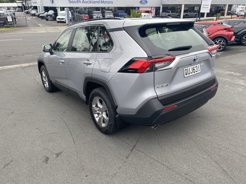 2024 Toyota RAV4 GX 2.5P Hybrid image 5