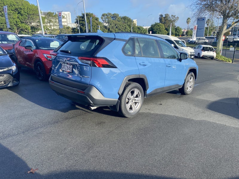 2024 Toyota RAV4 GX 2.5P Hybrid image 2