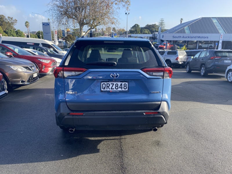 2024 Toyota RAV4 GX 2.5P Hybrid image 3