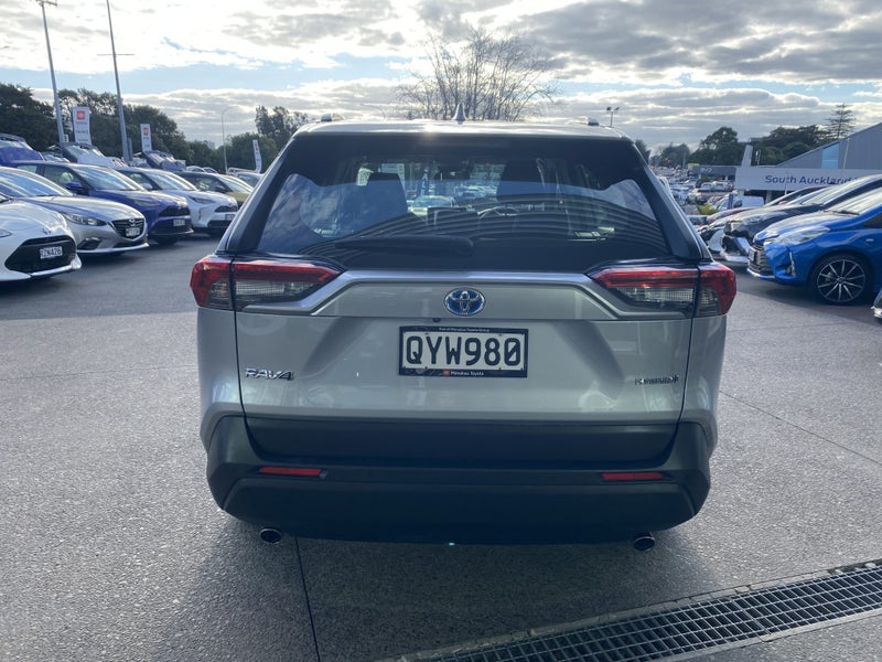 2024 Toyota RAV4 GX 2.5P Hybrid image 3