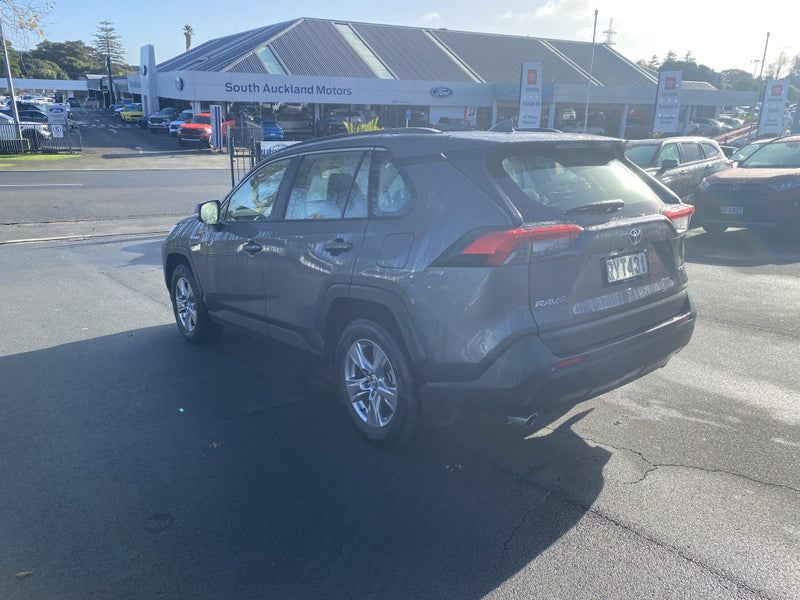 2024 Toyota RAV4 GX 2.5P Hybrid image 5