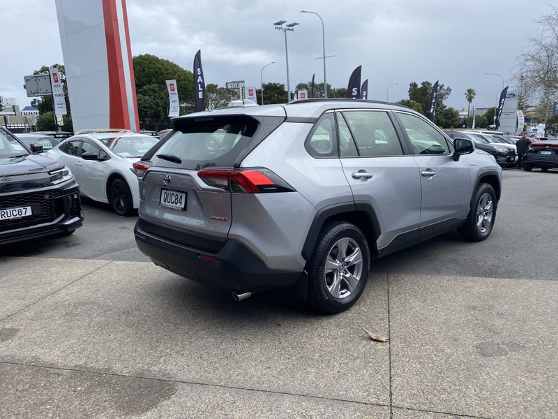 2024 Toyota RAV4 GX 2.5P Hybrid image 5