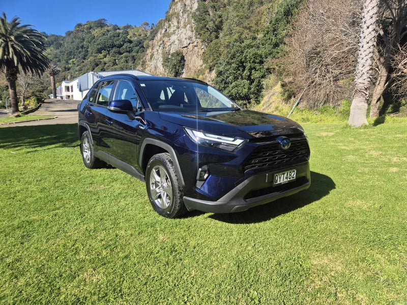 2024 Toyota RAV4 GX 2.5P Hybrid image 3