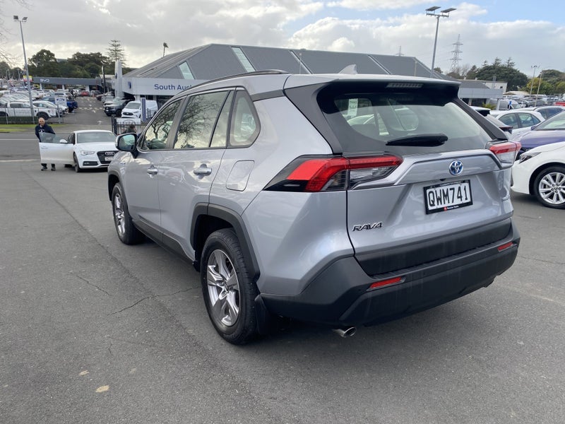 2024 Toyota RAV4 GX 2.5P Hybrid image 4