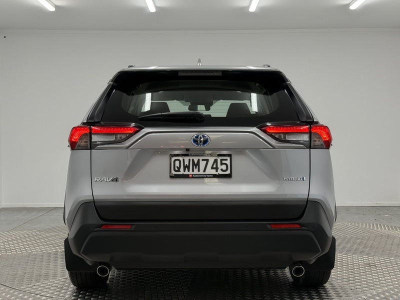 2024 Toyota RAV4 GX 2.5P Hybrid image 4