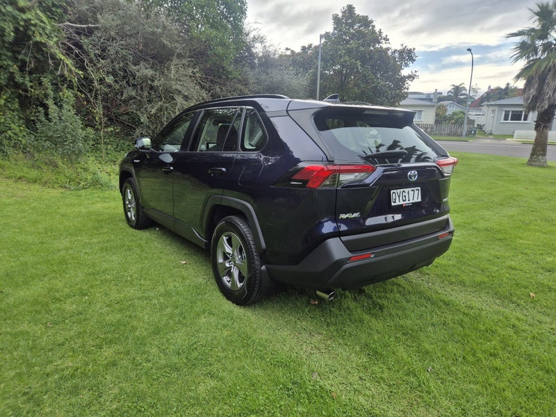 2024 Toyota RAV4 GX 2.5P Hybrid image 4