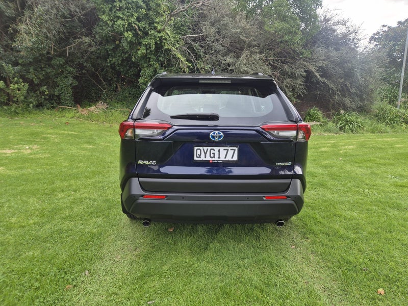 2024 Toyota RAV4 GX 2.5P Hybrid image 5