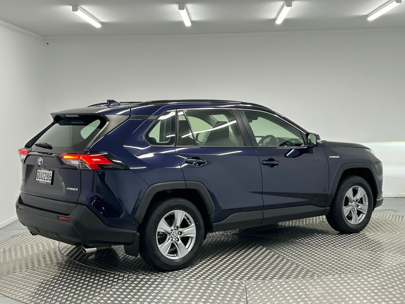 2024 Toyota RAV4 GX 2.5P Hybrid image 3