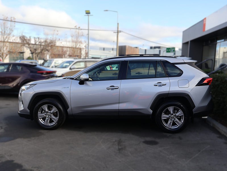 2024 Toyota RAV4 GX 2.5P Hybrid AWD image 4