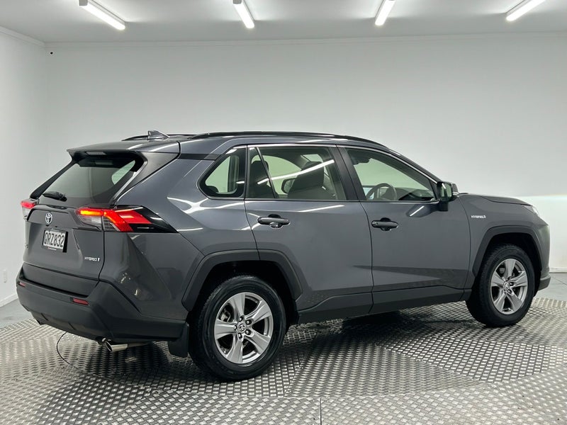2024 Toyota RAV4 GX 2.5P Hybrid AWD image 3