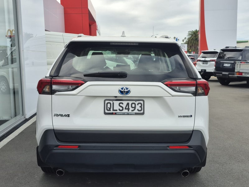 2024 Toyota RAV4 GX 2.5P HYBRID AWD image 4