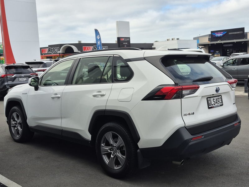 2024 Toyota RAV4 GX 2.5P HYBRID AWD image 5