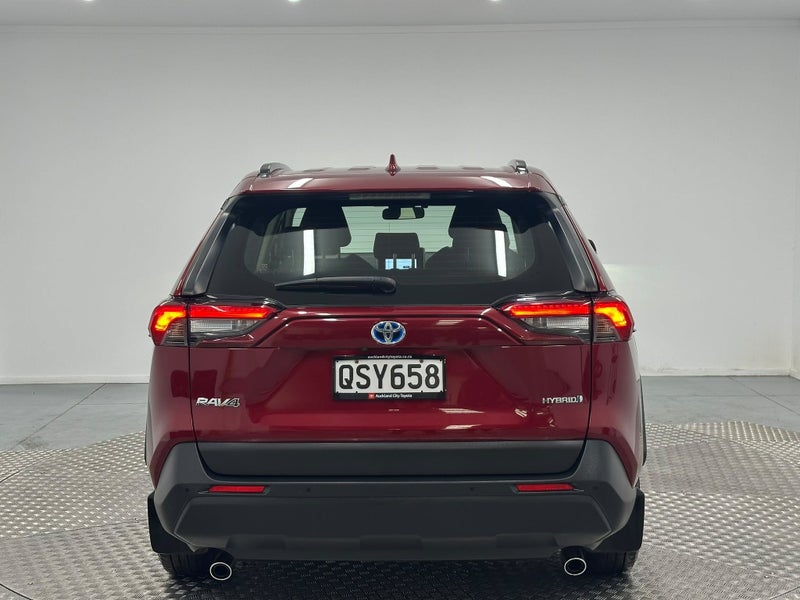 2024 Toyota RAV4 GX 2.5P Hybrid AWD image 4
