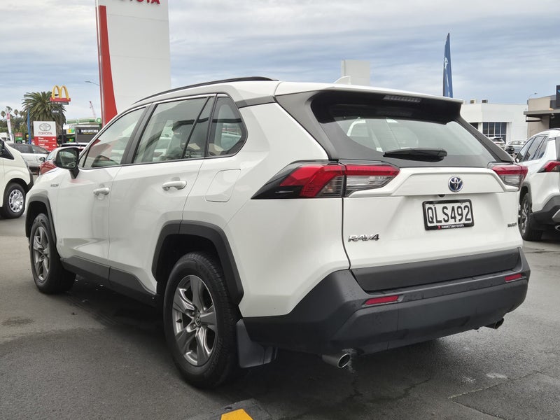 2024 Toyota RAV4 GX 2.5P HYBRID AWD image 5