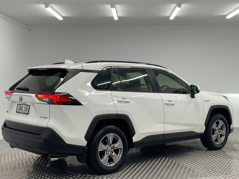 2024 Toyota RAV4 GX 2.5P Hybrid AWD image 3