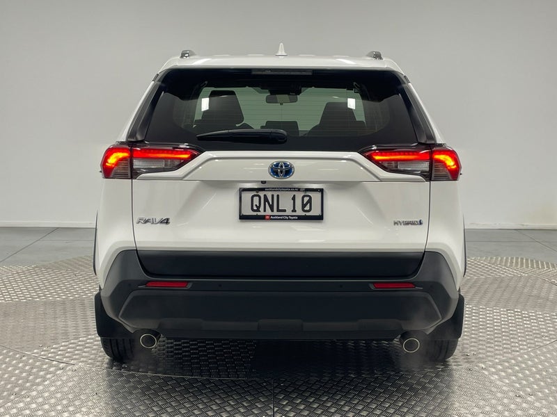 2024 Toyota RAV4 GX 2.5P Hybrid AWD image 4