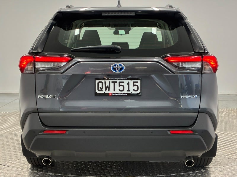2024 Toyota RAV4 GX 2.5P Hybrid AWD image 4