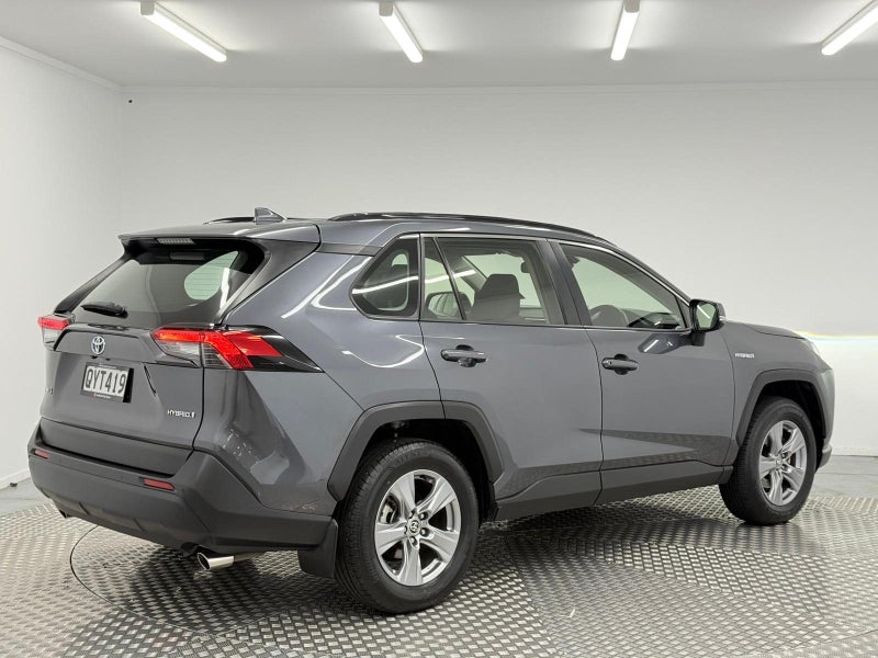 2024 Toyota RAV4 GX 2.5P Hybrid AWD image 3