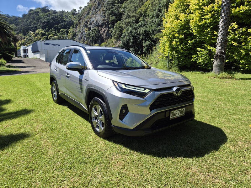2024 Toyota RAV4 GX 2.5P Hybrid AWD image 3
