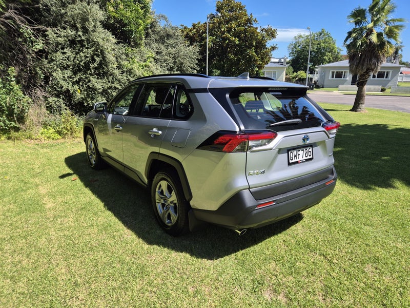 2024 Toyota RAV4 GX 2.5P Hybrid AWD image 4