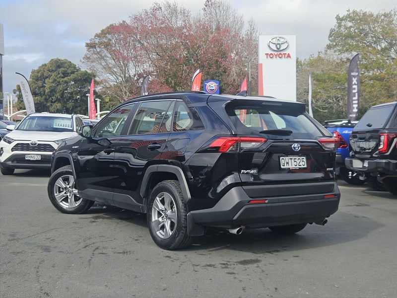2024 Toyota RAV4 GX 2.5P HYBRID AWD image 3