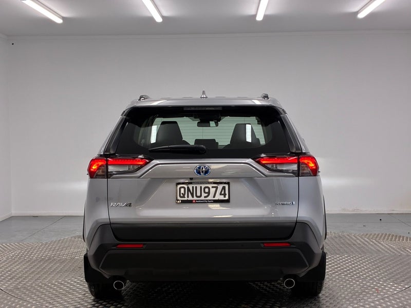 2024 Toyota RAV4 GX 2.5P Hybrid AWD image 4
