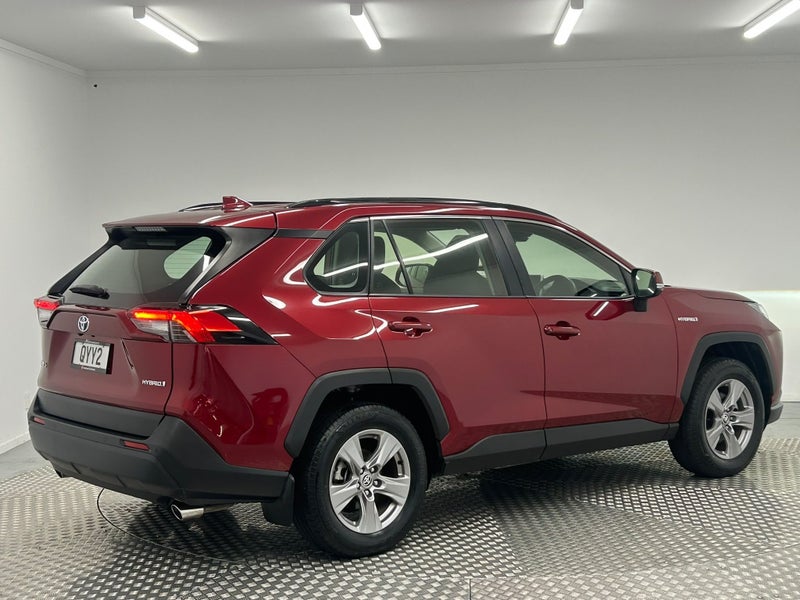 2024 Toyota RAV4 GX 2.5P Hybrid AWD image 3